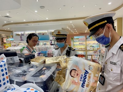 渝中区严查儿童卫生用品市场，为祖国花朵筑牢健康防线